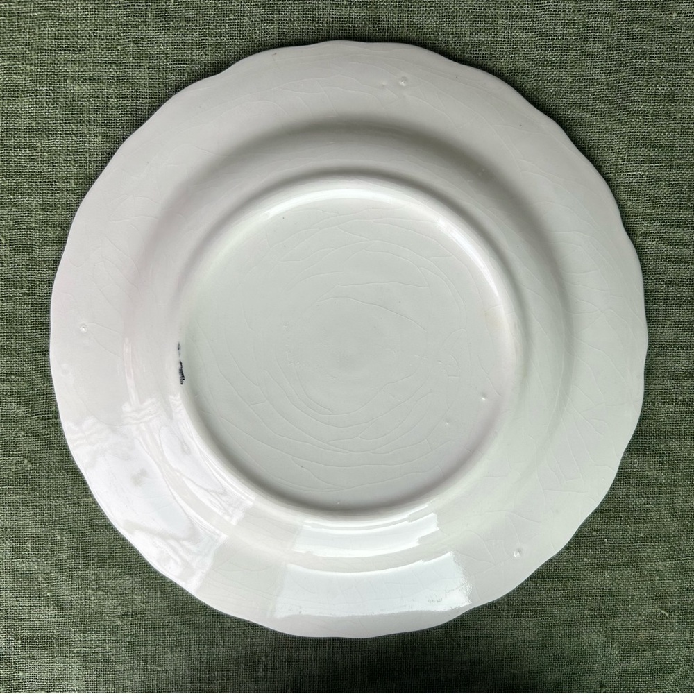 (4) VINTAGE purple onion 7” floral salad plates beautiful embossed rim - Picture 4 of 4